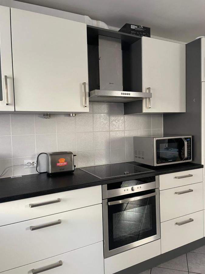 Large Room In Schuttrange Free Parking 10Mins To Airport Excellent Customer Services Exterior foto