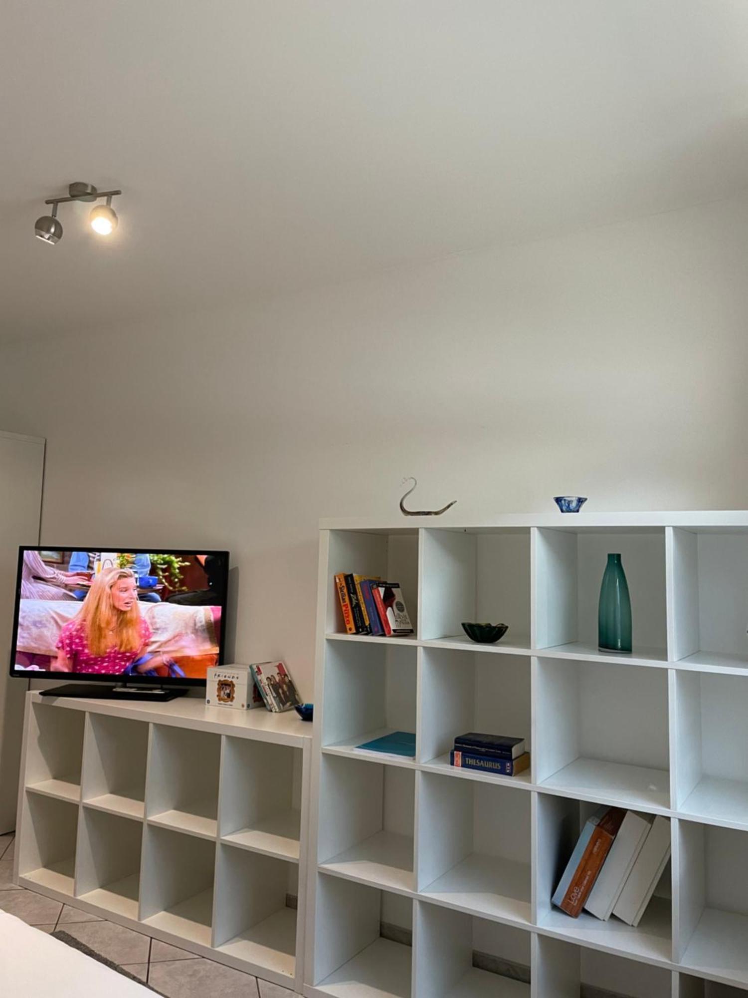 Large Room In Schuttrange Free Parking 10Mins To Airport Excellent Customer Services Exterior foto