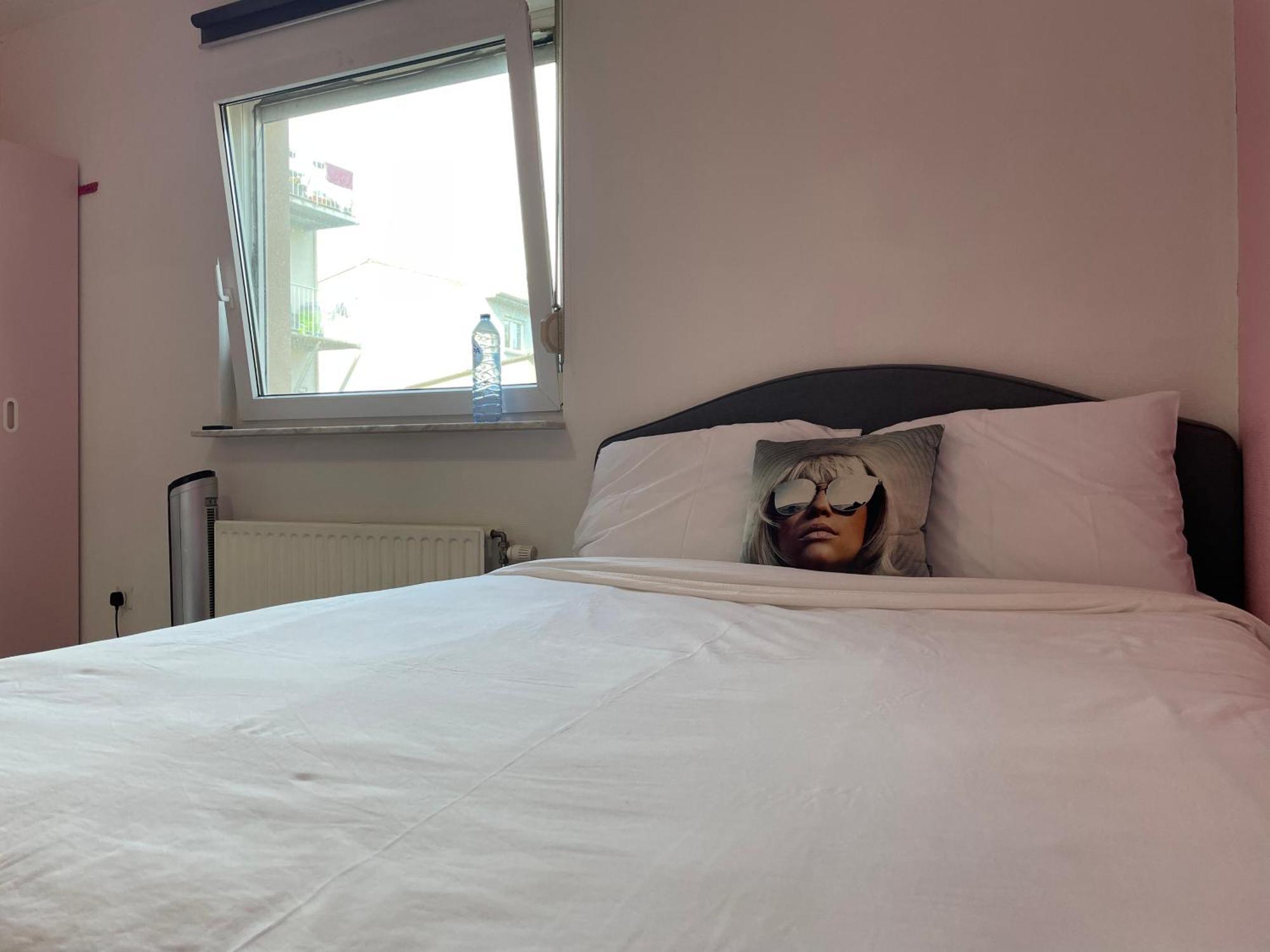 Large Room In Schuttrange Free Parking 10Mins To Airport Excellent Customer Services Exterior foto