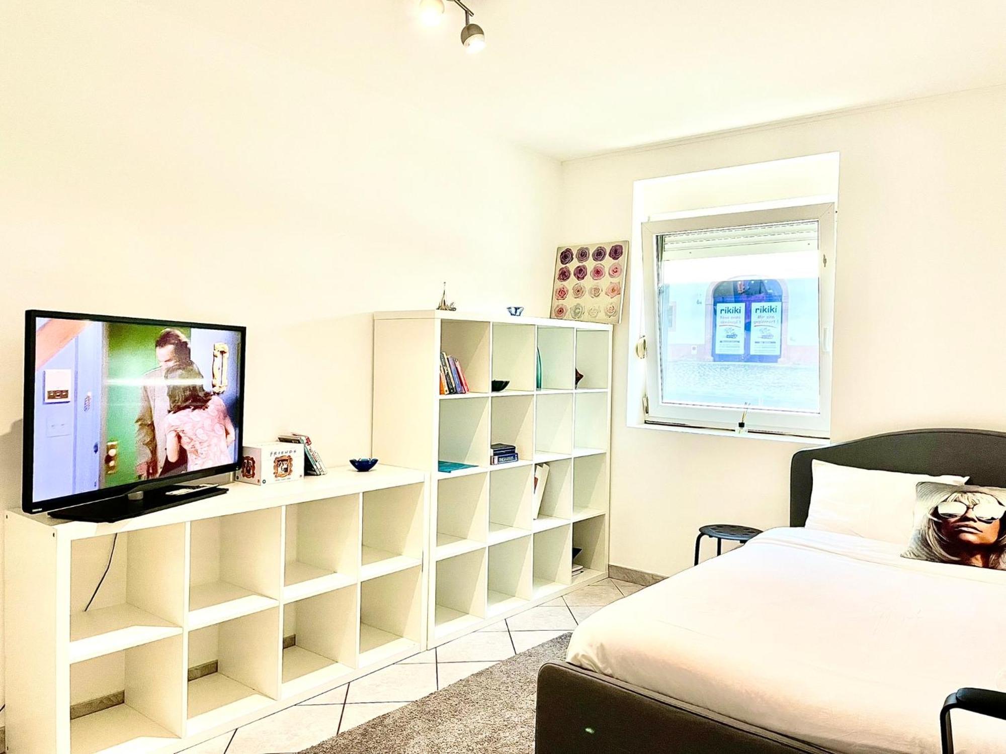 Large Room In Schuttrange Free Parking 10Mins To Airport Excellent Customer Services Exterior foto